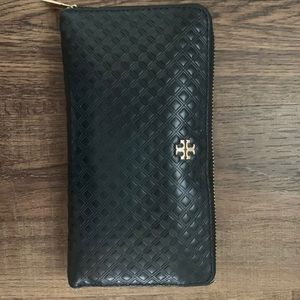 Tory Burch black leather wallet
